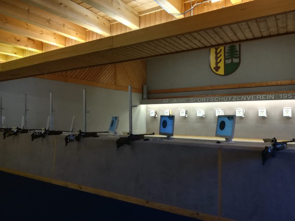 Schießen im Schützenhaus