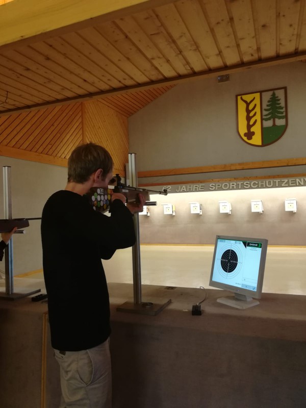 Schießen im Schützenhaus