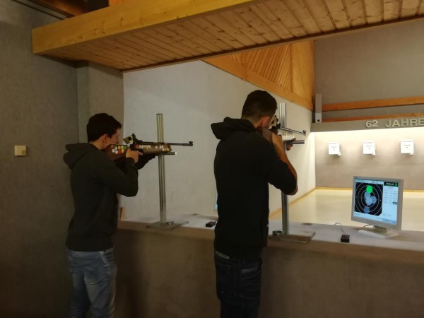 Schießen im Schützenhaus
